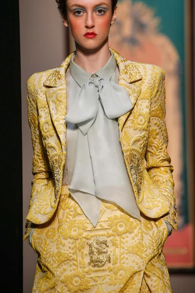 Look 64